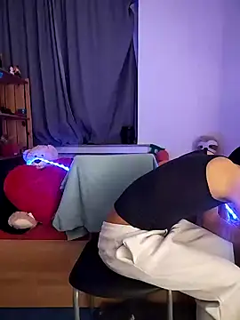 Dennis 2024 online show from 27, 1, 2025