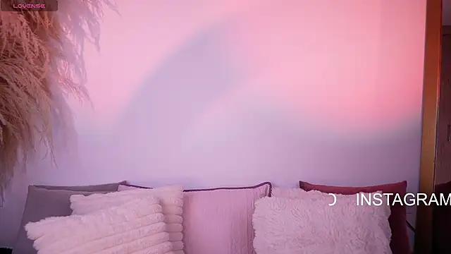 StormiRusso online show from 2, 8, 2026