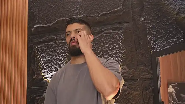 DannSaenz online show from 6, 10, 2025