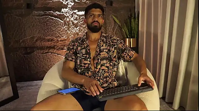 DannSaenz online show from 23, 4, 2026