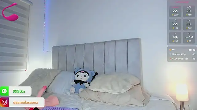 DanielaSaenz0 online show from 5, 3, 2025