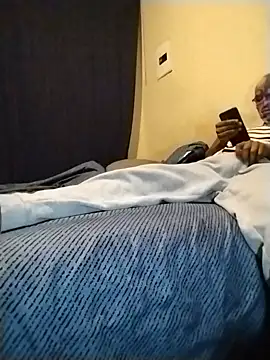 Snapshot of Convertiblechulo chatting on 2, 1, 2025 Convertiblechulo online show from 2, 1, 2025