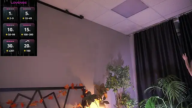 Snapshot of LindaThacker chatting on 7, 11, 2025 LindaThacker online show from 7, 11, 2025