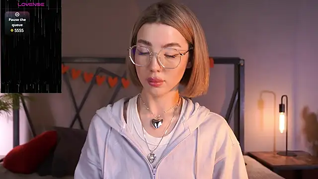 Snapshot of LindaThacker chatting on 6, 3, 2025 LindaThacker online show from 6, 3, 2025