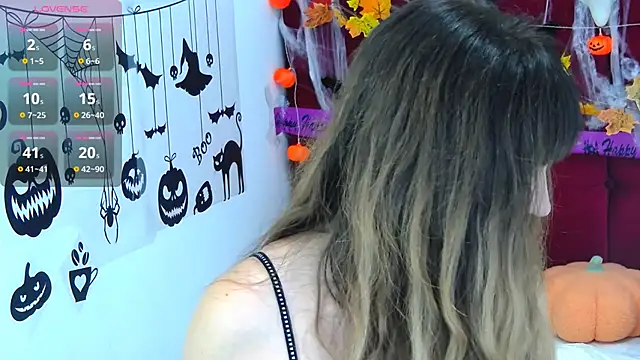 Snapshot of VioletUmi chatting on 30, 10, 2025 VioletUmi online show from 30, 10, 2025