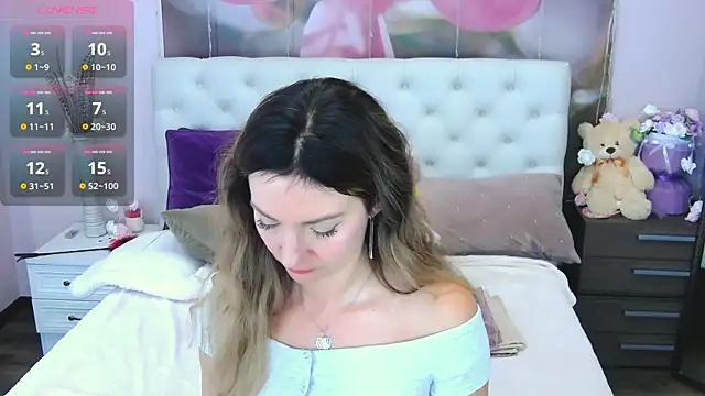 Snapshot of VioletUmi chatting on 23, 9, 2025 VioletUmi online show from 23, 9, 2025