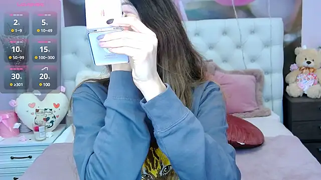 Snapshot of VioletUmi chatting on 7, 3, 2025 VioletUmi online show from 7, 3, 2025