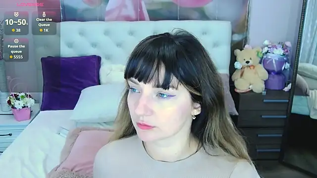 Snapshot of VioletUmi chatting on 30, 9, 2025 VioletUmi online show from 30, 9, 2025