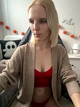 Snapshot of Luna_Lacroix chatting on 21, 10, 2025 Luna Lacroix online show from 21, 10, 2025