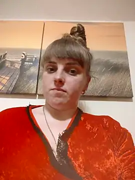 CoddessCrystal online show from 2, 4, 2026