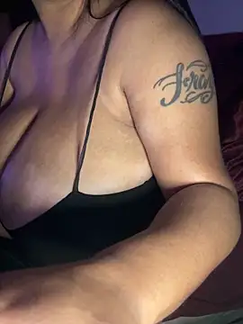 Snapshot of RoxiRedXXX chatting on 28, 5, 2026 RoxiRedXXX online show from 28, 5, 2026