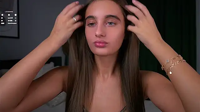 Snapshot of PiquingOgalala chatting on 26, 11, 2025 PiquingOgalala online show from 26, 11, 2025