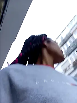 Laanegraofficial  online show from 10, 9, 2025