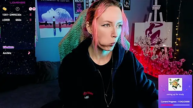 Snapshot of _HelenCarter chatting on 8, 7, 2026 HelenCarter online show from 8, 7, 2026