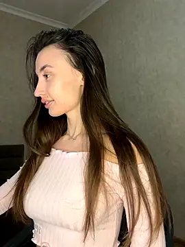 Polli Kiss online show from 16, 12, 2025