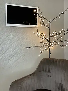 Polli Kiss online show from 2, 4, 2026