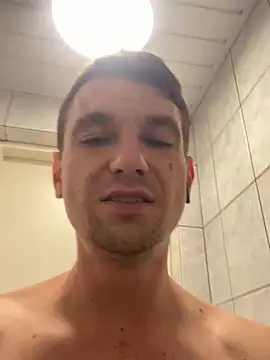 Snapshot of shufflercat chatting on 17, 9, 2025 shufflercat online show from 17, 9, 2025