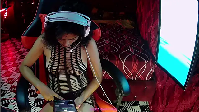 AdelinaMiran90 online show from 27, 2, 2025