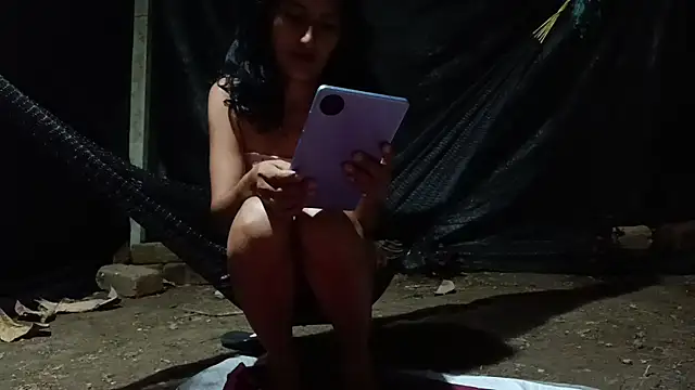 Snapshot of AdelinaMiran90 chatting on 6, 7, 2026 AdelinaMiran90 online show from 6, 7, 2026