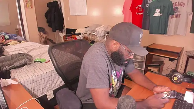 MrChuckDailyXXX online show from 9, 10, 2025