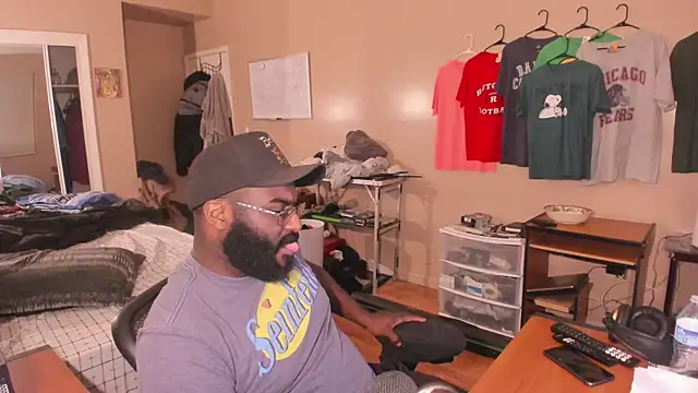 MrChuckDailyXXX online show from 8, 10, 2025