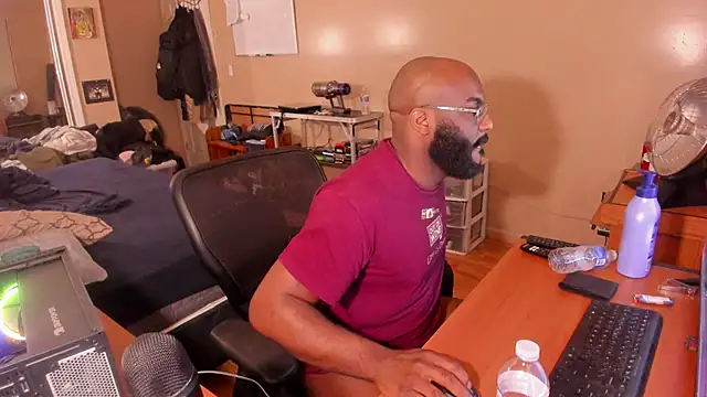 MrChuckDailyXXX online show from 7, 1, 2025