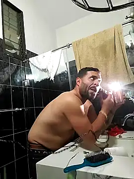 Snapshot of Rober2230 chatting on 14, 12, 2024 Rober2230 online show from 14, 12, 2024