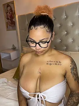 Eloisa cleavage  online show from 22, 12, 2025