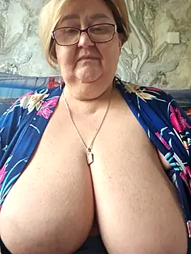 Snapshot of Awn290668 chatting on 6, 11, 2025 Awn290668 online show from 6, 11, 2025