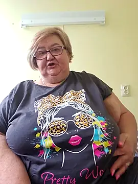 Snapshot of Awn290668 chatting on 4, 10, 2025 Awn290668 online show from 4, 10, 2025