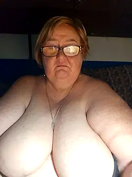 Snapshot of Awn290668 chatting on 8, 9, 2025 Awn290668 online show from 8, 9, 2025