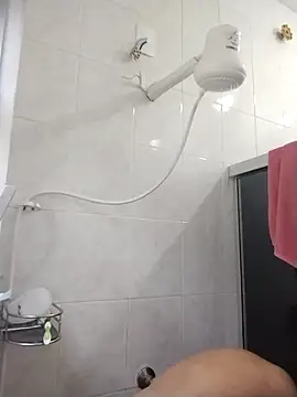 Snapshot of LopeseLua chatting on 7, 10, 2025 LopeseLua online show from 7, 10, 2025