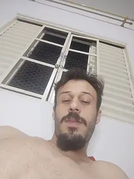 Snapshot of LopeseLua chatting on 8, 11, 2025 LopeseLua online show from 8, 11, 2025