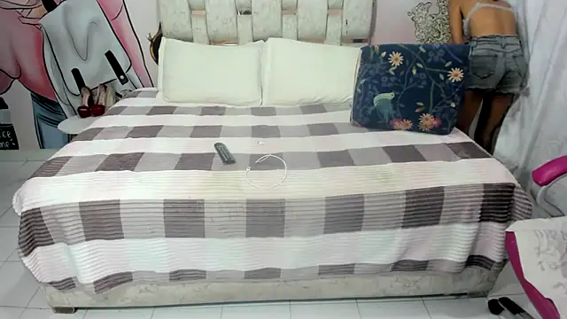 EMMA SWEETT1 online show from 15, 3, 2025