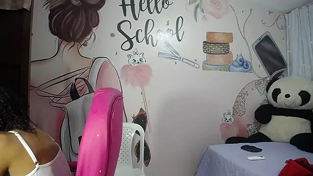 EMMA SWEETT1 online show from 30, 9, 2025