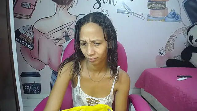 EMMA SWEETT1 online show from 24, 9, 2025