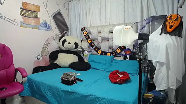 EMMA SWEETT1 online show from 30, 10, 2025