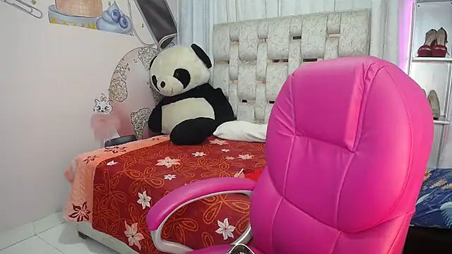 EMMA SWEETT1 online show from 5, 12, 2025