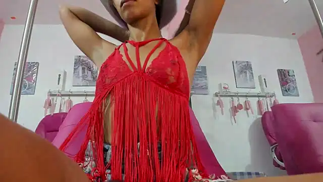 EMMA SWEETT1 online show from 13, 9, 2025