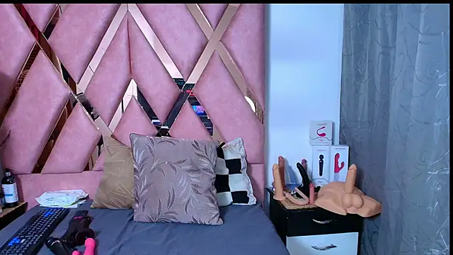 RoxetteMature online show from 1, 7, 2026