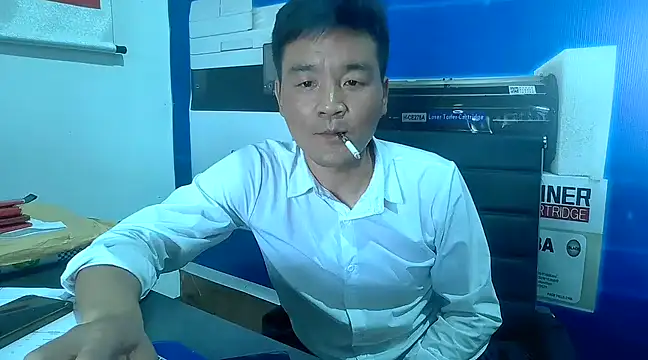 kisstoyousoon2024 online show from 15, 3, 2025