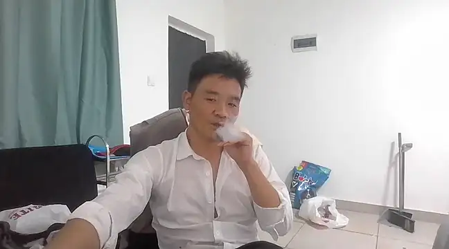 kisstoyousoon2024 online show from 9, 3, 2025