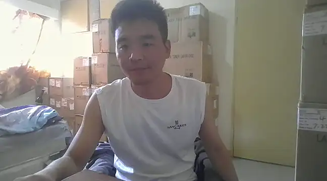 kisstoyousoon2024 online show from 4, 1, 2025