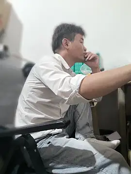 kisstoyousoon2024 online show from 28, 2, 2026