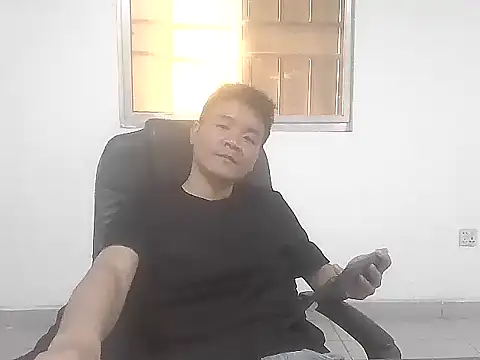 kisstoyousoon2024 online show from 11, 10, 2025