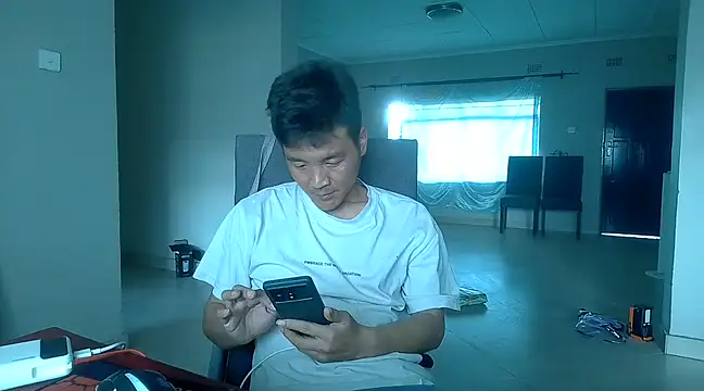 kisstoyousoon2024 online show from 17, 3, 2025