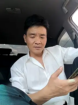 kisstoyousoon2024 online show from 11, 3, 2025