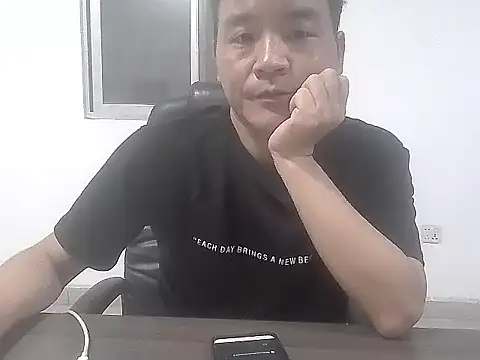 kisstoyousoon2024 online show from 10, 11, 2025