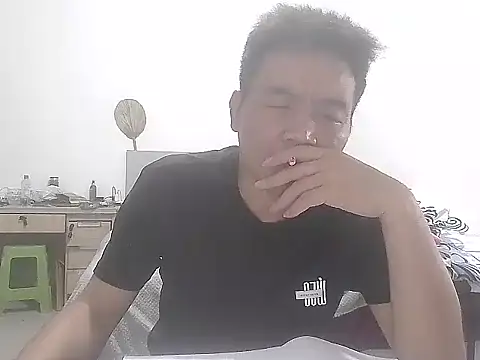 kisstoyousoon2024 online show from 13, 10, 2025