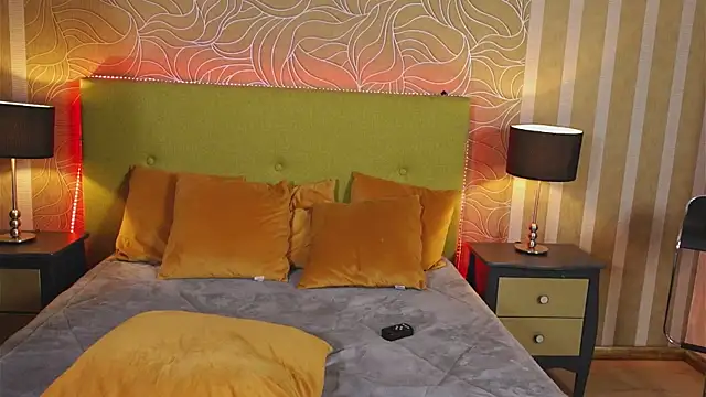 TaylorTinaa online show from 12, 2, 2025